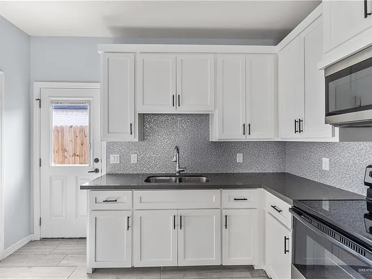 713 S Maryland St #4 — Photo 8