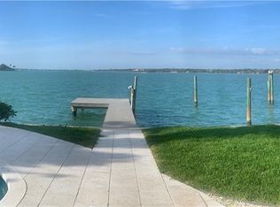 33 Paradise Ln, Treasure Island, FL 33706
