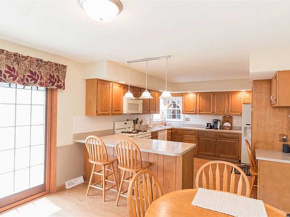 5th image of 10433 Cricklewood Dr