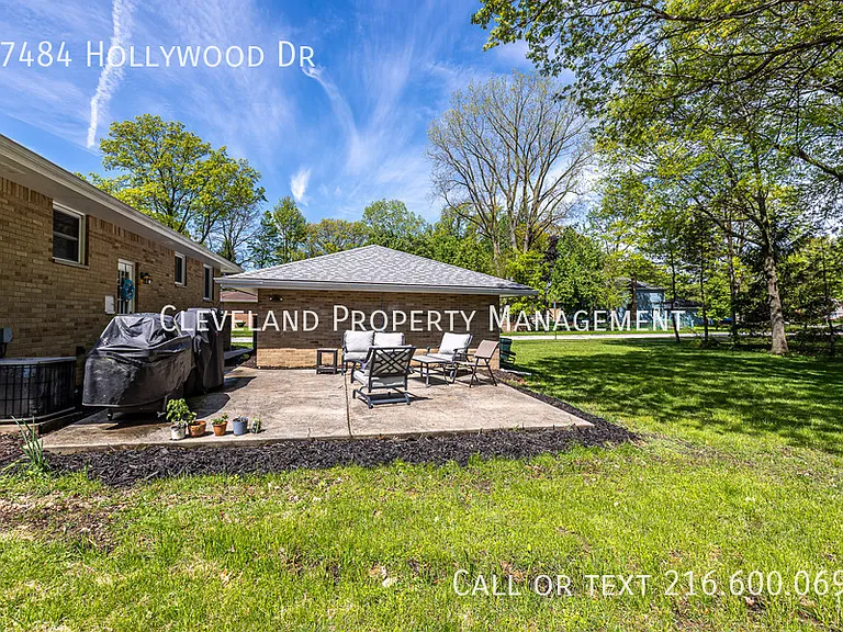 27484 Hollywood Dr — Photo 29