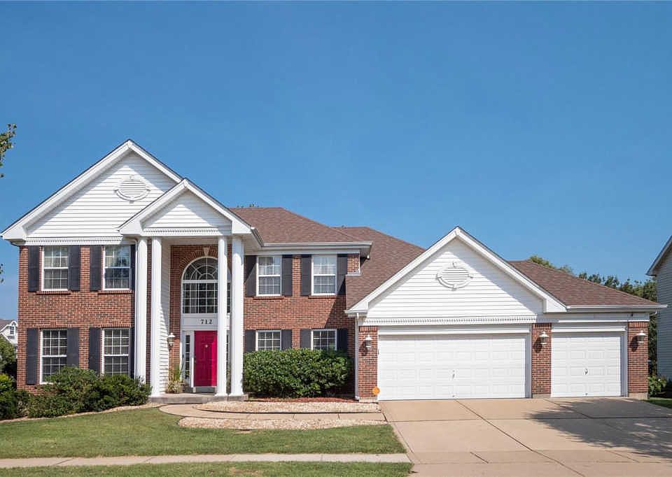 1st image of 712 Lakeshore Meadows Dr