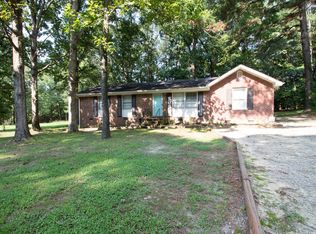 6308 Diamond Dr, Raleigh, NC 27610