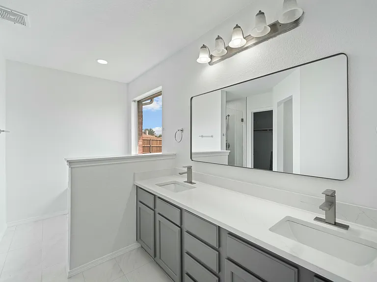 2130 Harvester Dr — Photo 1