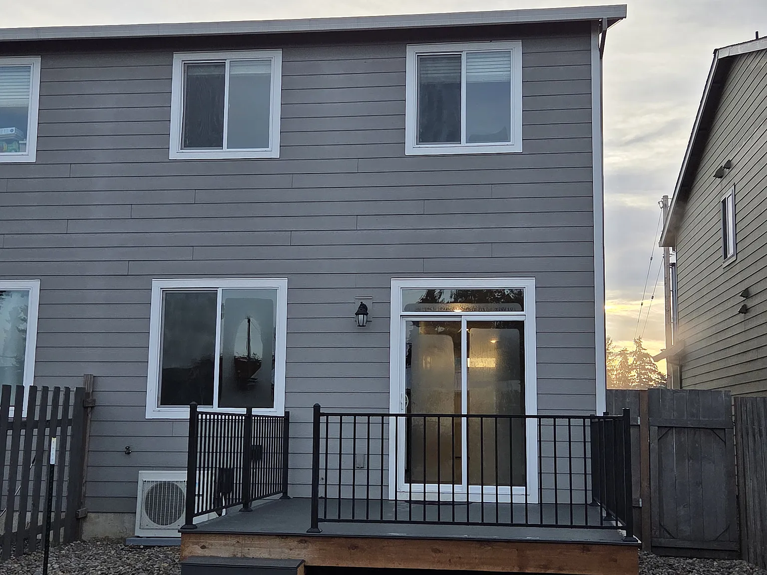 3 bed, 2.5 bath, 1340 sqft, $2,400 — Photo 3