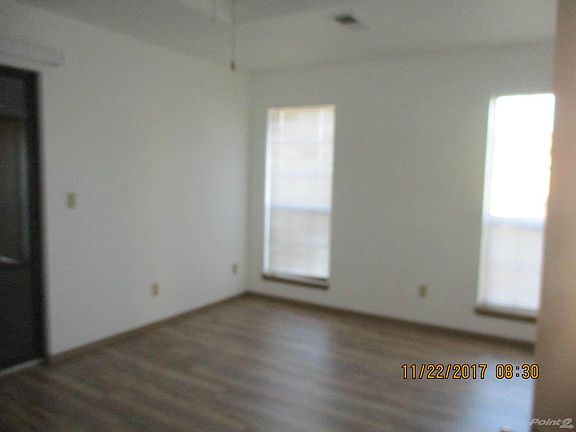 5th image of 551 Stahlman Dr