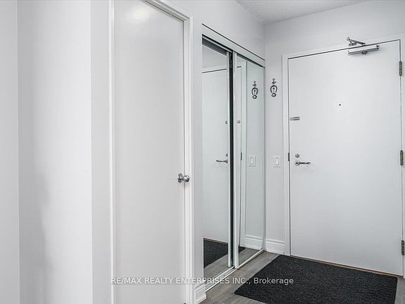 2nd image of 21 Overlea Blvd NE #506