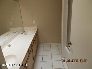 5th image of 3135 E Hazelwood St
