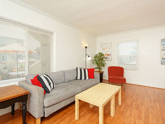 3rd image of 802-04 San Juan Pl