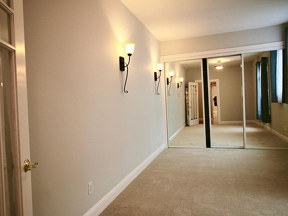 5th image of 2941 Gough St #7