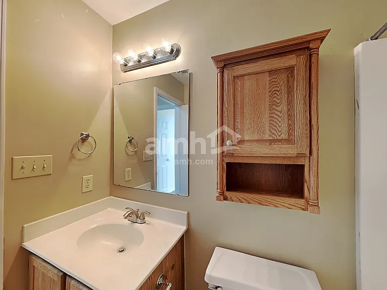 258 Longfellow Ln — Photo 15