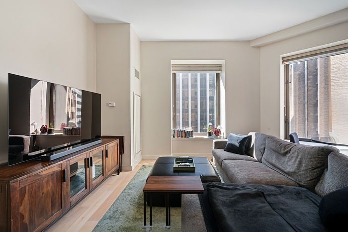 1st image of 75 Wall St APT 23F