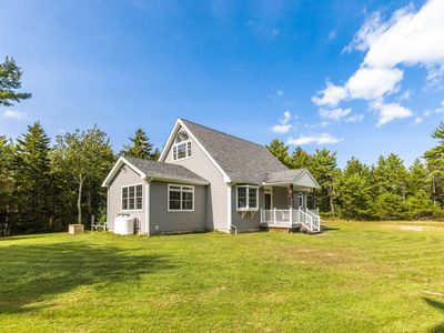 44 Moffat Ln, Boothbay Harbor, ME, 04538