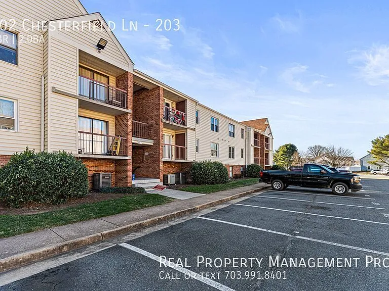 202 Chesterfield Ln #203 — Photo 2