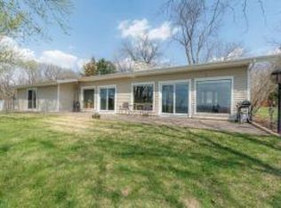 2049 Mississippi View Dr, Muscatine, IA 52761