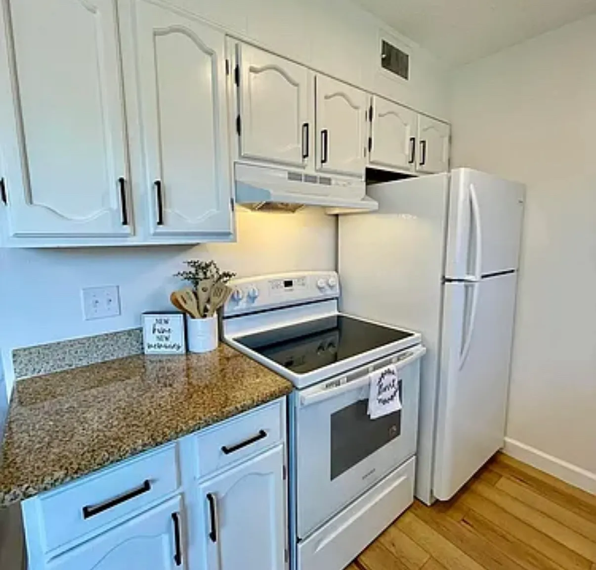 6812 W Par Ln — Photo 1