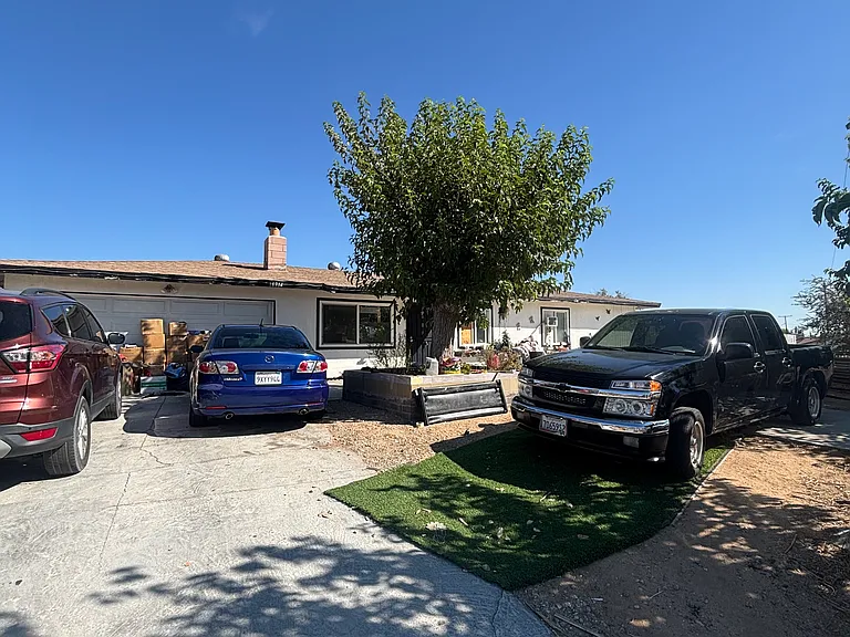 14914 S Culver Rd — Photo 1