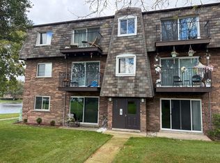 9386 Bay Colony Dr APT 3S, Des Plaines, IL 60016