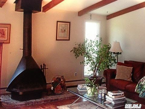 4th image of 6 Meadowood Ct