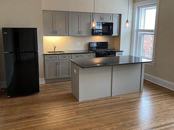 2nd image of 214 E King St #3F
