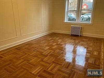 4th image of 222 Christie St #1B