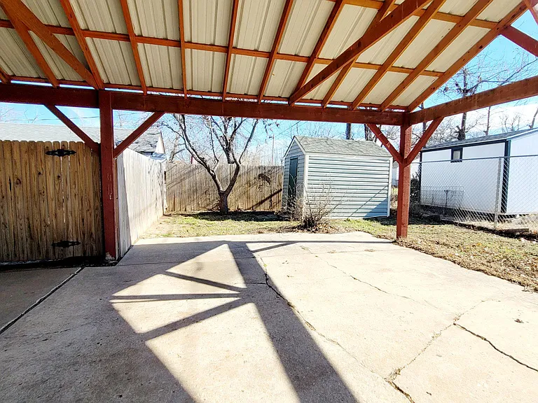 300 E Kittyhawk Dr — Photo 18