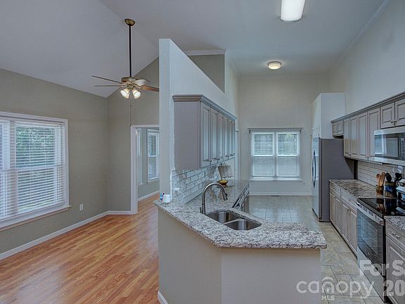 5th image of 204 Jim Parker Rd