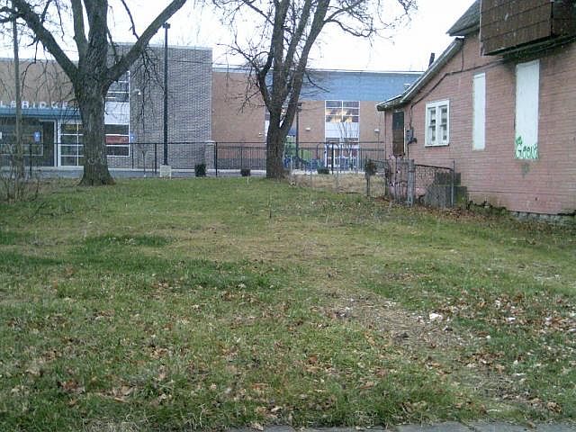 2nd image of 405 Hiett Ave