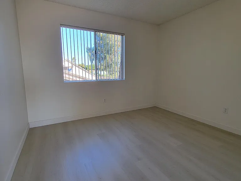 4475 Anne Sladon St — Photo 13