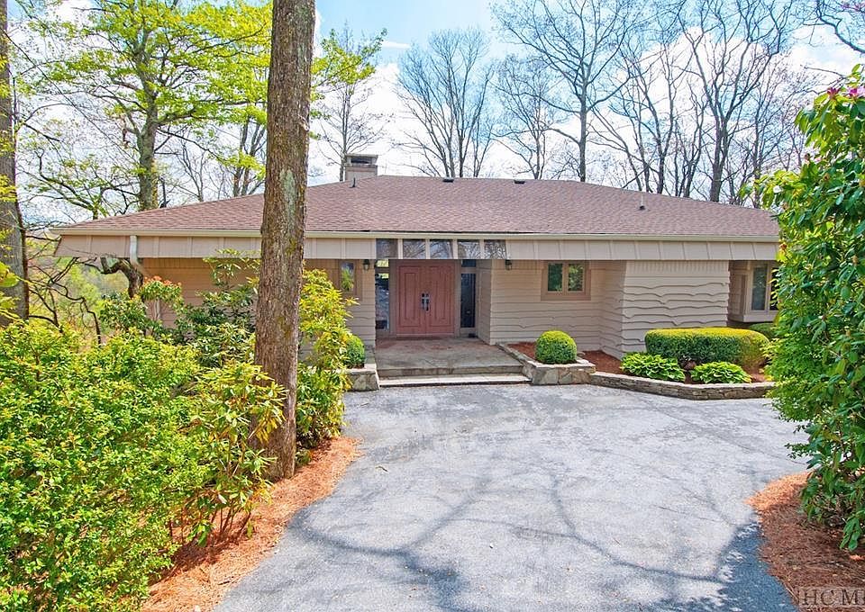 1st image of 387 Country Club Dr