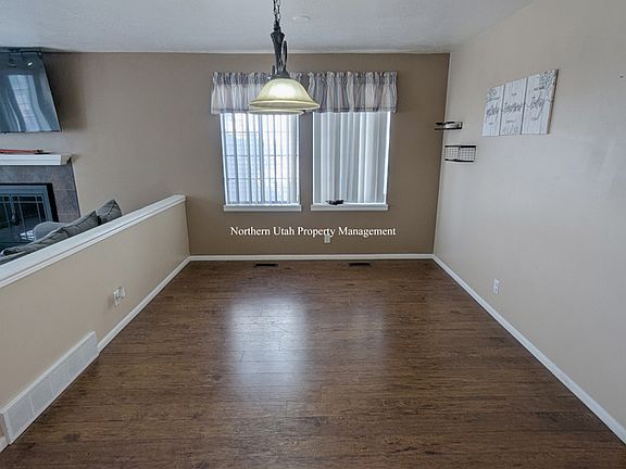 4 Dining Area_03042025