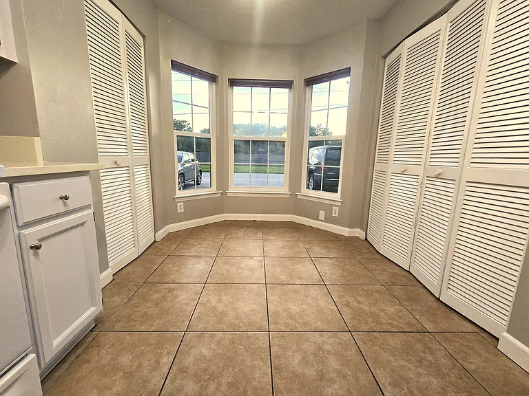 4526 Brook Hollow Cir — Photo 4