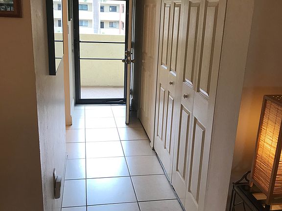 5th image of 2121 Collier Ave APT 317