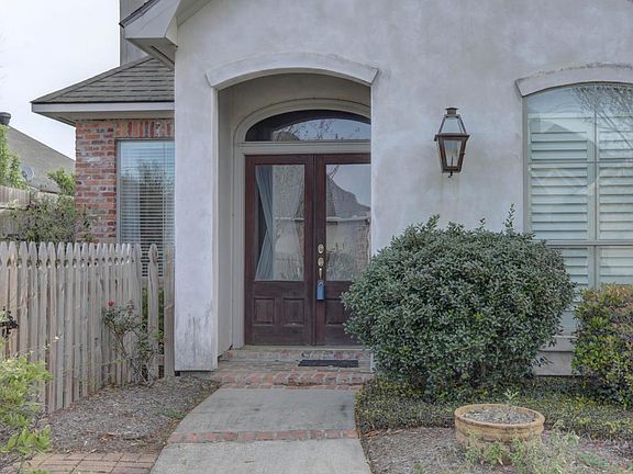 3rd image of 303 Kings Cove Cir