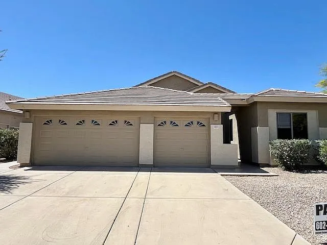 4823 E Williams Dr — Photo 1