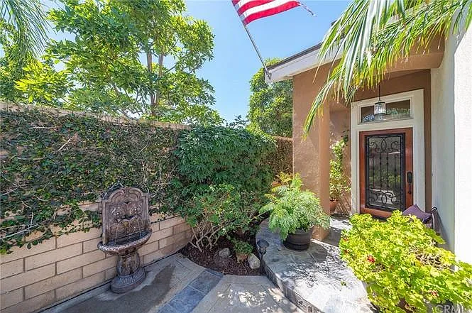 2801 Hazel Pl — Photo 2