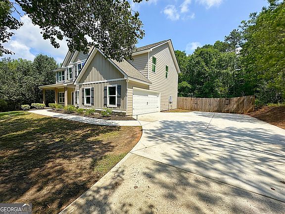 2nd image of 371 Hillcrest Rd