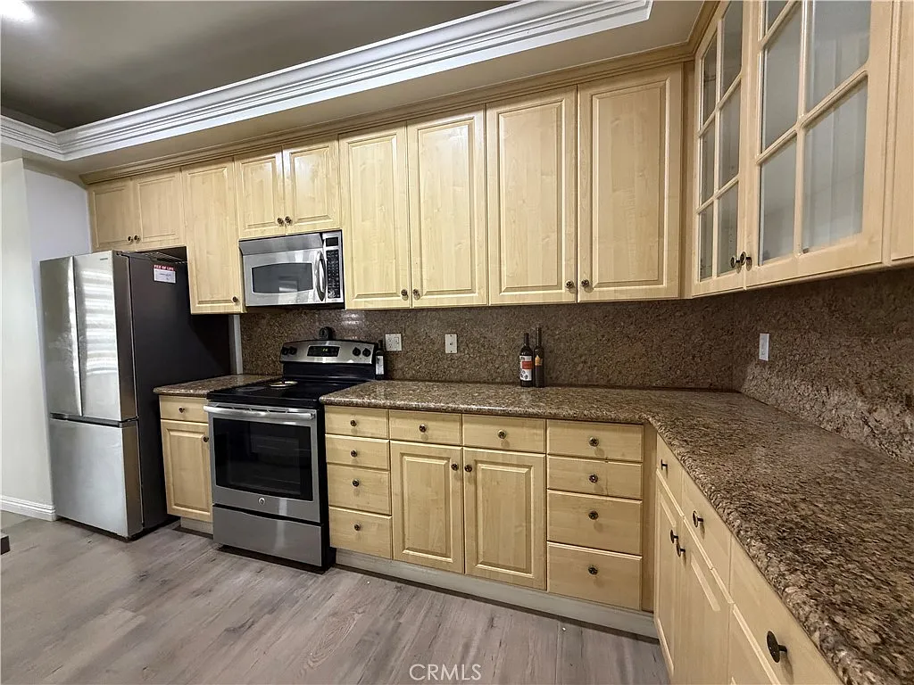 3 bed, 1779 sqft, $4,300 — Photo 1