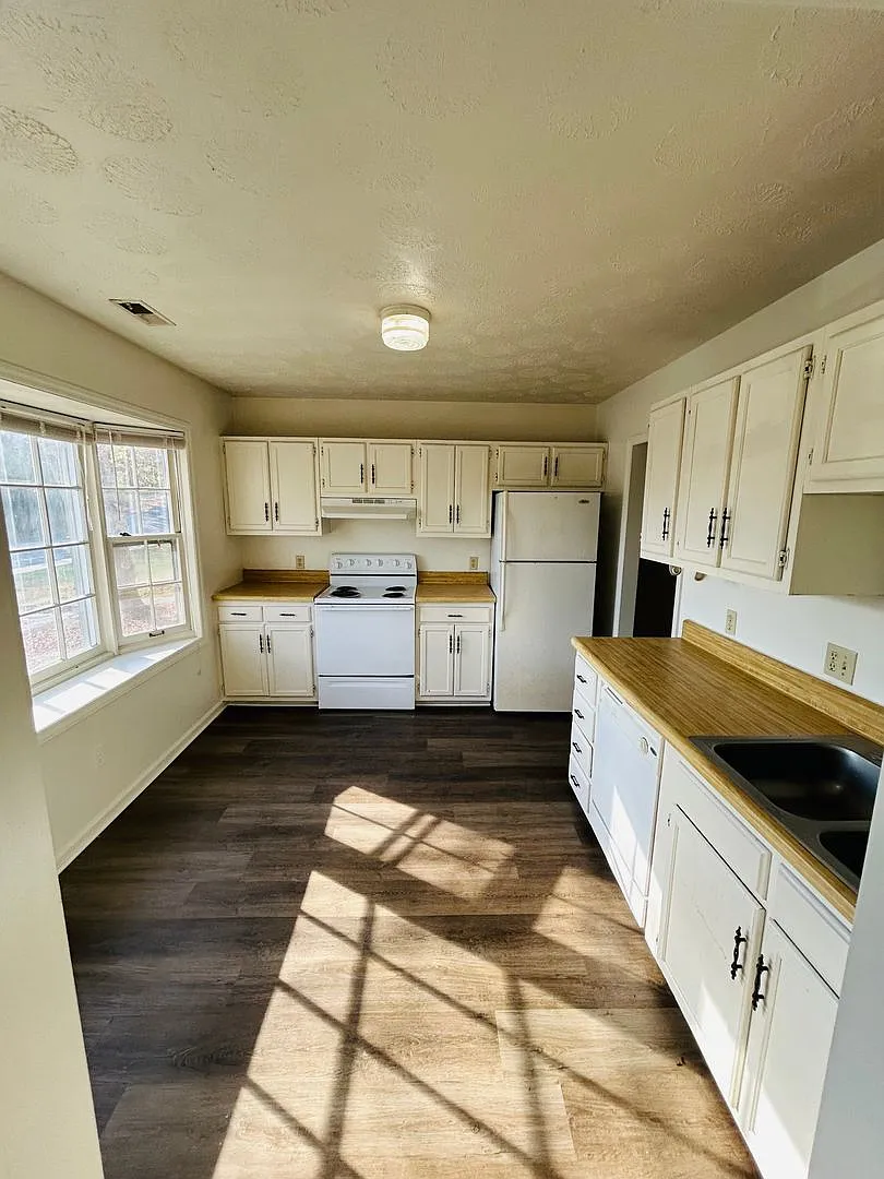 Spacious Townhome in Blacksburg, VA. — Photo 2