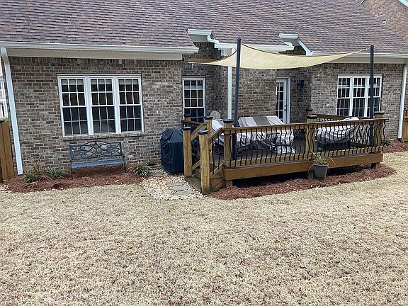 Back deck w/ sunshade