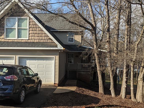 2nd image of 331 Lakewood Dr #B