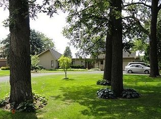 17 Buckingham Dr, SUGAR GROVE, IL 60554