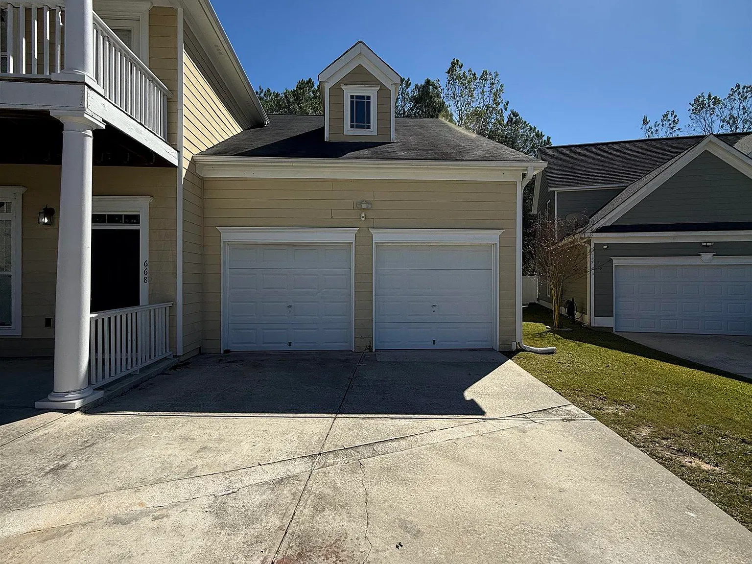 4 bed, 2.5 bath, 2514 sqft, $2,100 — Photo 3
