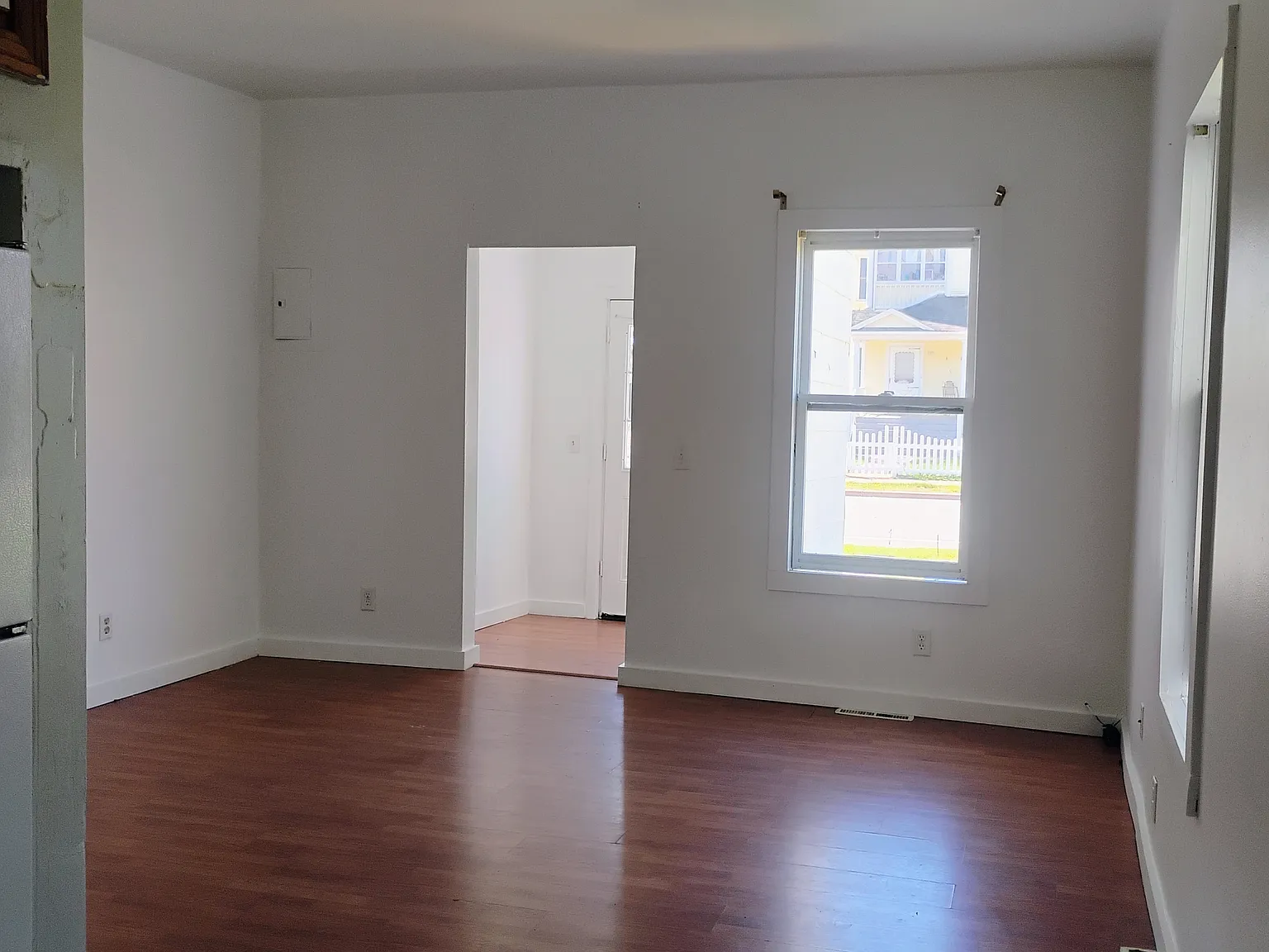 516 W North St — Photo 2