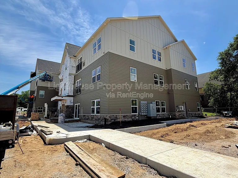 Riverbend Flats Apartments — Photo 114