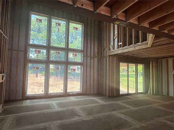 5th image of 16932 Parkhill St
