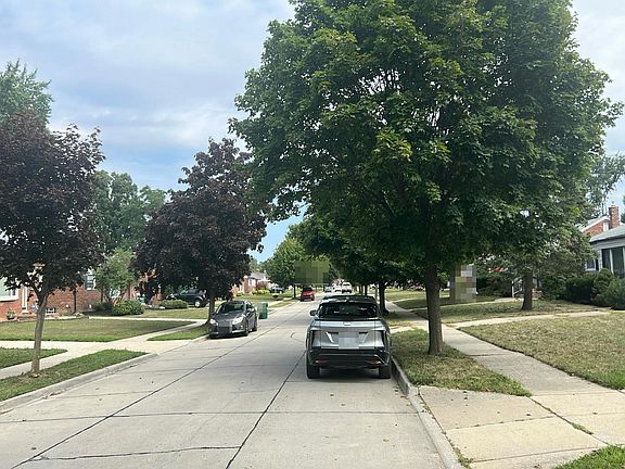 5th image of 6726 Whitby St
