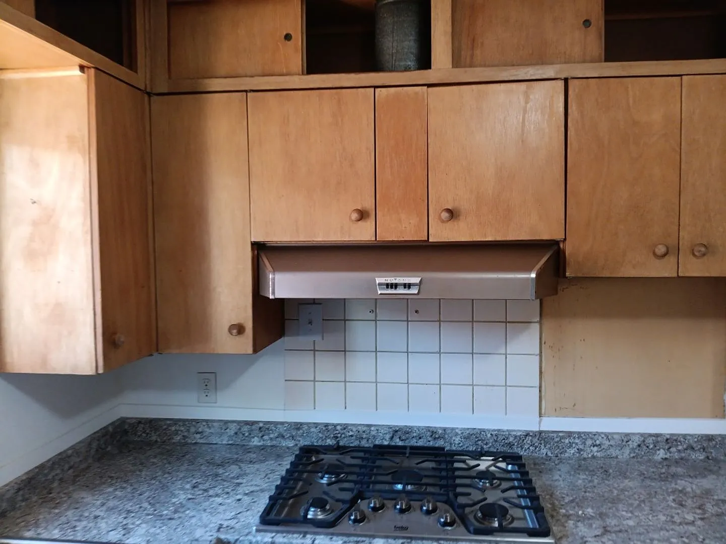 3 Bedroom, 1.5 Bathroom Home! Schedule a Showing! — Photo 2