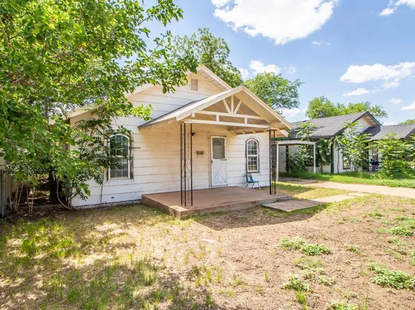 1113 Kokomo St, Plainview, TX 79072