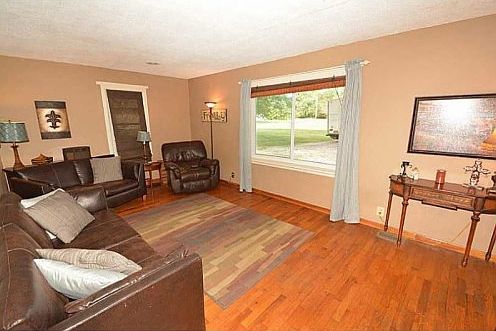 3rd image of 412 Northshore Blvd