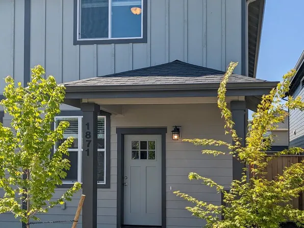 1871 SE Mulberry Ave, Dallas, OR 97338